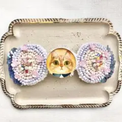 ⚠️先にコメントお願いします⚠️三毛猫とビーズ刺繍バレッタ　レトロポップ　ねこ