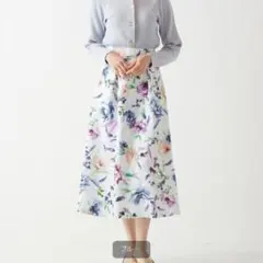 Tiara 花と羽タックフレアスカート　サイズ3のサムネイル