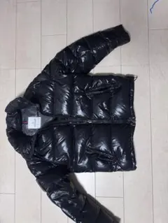 MONCLER ブラック ダウンジャケット MAYA 1