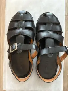 ブラックレザー ストラップサンダル
