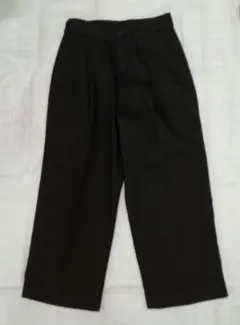UNIQLO　黒　セミワイドパンツ