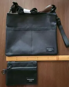 CoCo壱番屋　ブラックナイロンサコッシュ　 　　　　　　　コイン&カードケース