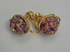 紫とピンクの花模様 クリップ式イヤリング