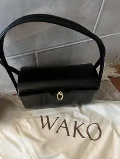WAKO 黒 ショルダーバッグ - メルカリ