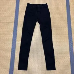 美品 ユニクロ ウルトラストレッチ スキニーフィット テーパードジーンズ 26