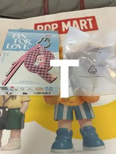 POP MART PIN FOR LOVE アルファベット　T