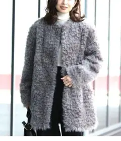 デミルクスビームス　クルーネック　ファーコート　美品　BEAMS　アウター