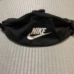 Nike ボディバッグ 黒　ウエストポーチ　ポケット　メッシュ　black