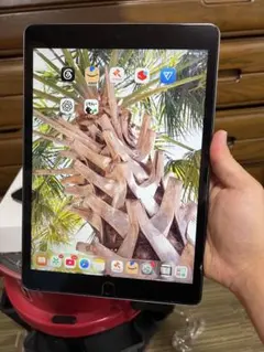 ipad 第9世代 256gb wi-fiモデル ケースと元箱ありのサムネイル