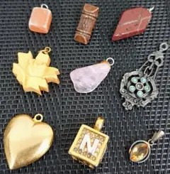 B ニナリッチ キューブ型 天然石推測 ペンダントトップ まとめ売り 9点セット