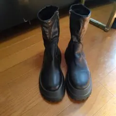 ちょっと厚底 ショート ブーツ 冬 中が暖かいファー素材 裏起毛