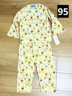 新品！　くまのプーさん　95センチ　パジャマ　男の子　女の子　即購入可能！