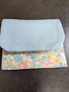 水色フラップ 花柄小物入れ