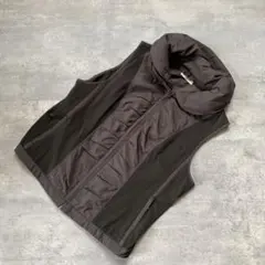 フード付きブラウンベスト