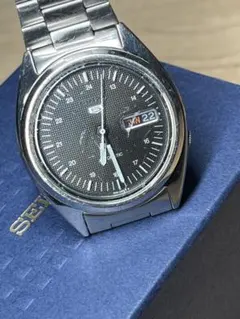 SEIKO5 自動巻き 7S26 ミリタリー　DAYDATE 裏スケ　レア 稼働