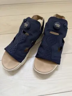 Reebok インスタポンプ サンダル ネイビー