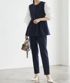 ピエロ　ペプラムトップスとスリムパンツセットアップ　ブラック