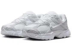 【1点限り、新品】ウィメンズ NIKE V5 RNR ホワイト 23.5cm