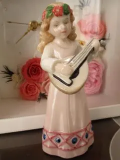 希少 美品 ロイヤルコペンハーゲン マンドリンを持つ少女 2006 フィギュリン