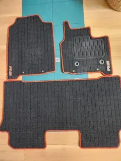 ホンダN-ONE RS 純正フロアマット一式