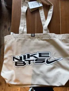BTS Nike x BTS トートバッグ ナイキ プリント 裏刺繍 D745 - メルカリ