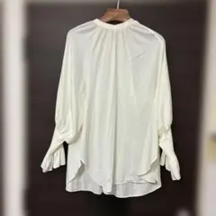 【IENA】ホワイト長袖ブラウス フリル袖
