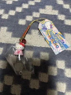 ユニバーサルスタジオジャパン USJ 限定 キティちゃん蓄光ストラップ