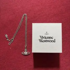 Vivienne Westwood オーブ型ペンダントネックレス