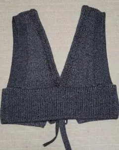 中古　GU 　グレー Vネック ニットベスト