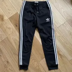 adidas　アディダス　ラインジャージ　ブラック　レディース