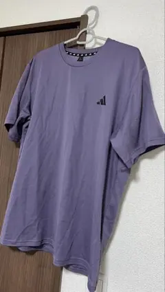 adidasのトレーニングシャツ