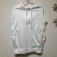 adidas  ノースリーブ パーカー　フード付きベスト
