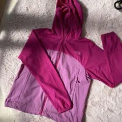 ザノースフェイスピンク色ウィンドブレーカー美品