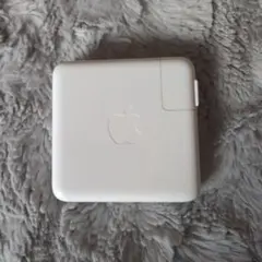 67W USB-C Power Adapter ホワイト