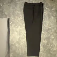 UNIQLO ダークグレー スラックス S