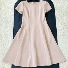 Rene フレアワンピース ベージュ系　34 ロゴファスナー ひざ丈