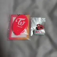 TWICE ONCE特典 コインケース&ピンバッジ