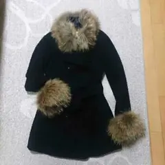 DURASのファーつきコートです(*^^*)新品未使用