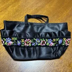 黒 バッグ インバッグ　花柄刺繍