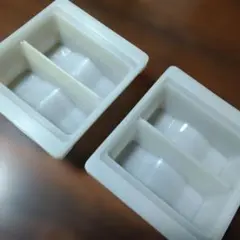 製氷皿 12個取り ホワイト - メルカリ