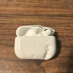 AirPodsProケース 右耳(破壊）