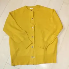 GU ジーユー クルーネックカーディガン 黄色 マスタード Sサイズ