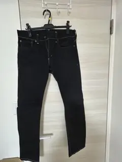 Levi's ブラック スリムフィットデニム