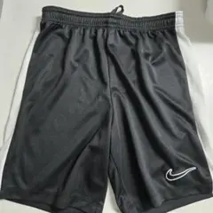 Nike キッズDRI-FIT ハーフパンツ M 黒/白美品