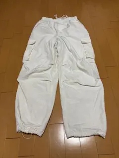 GU オフホワイト（ベージュ）カーゴパンツ　レディースS