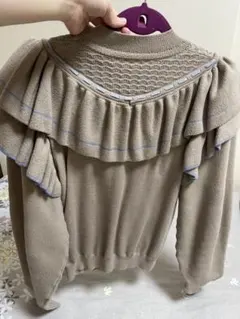 リリーブラウン フリルニットトップス