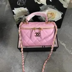 Chanel ピンク キルティング ショルダーバッグ