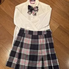 美品　pom ponette 薄いピンクシャツ チェックスカート L(160)