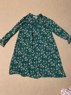 値下げします！花柄緑色長袖ワンピース