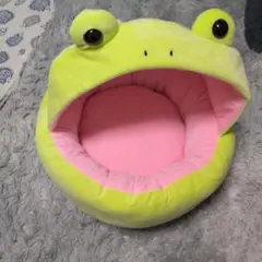 大きなお口のカエルさん クッション - メルカリ